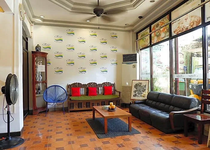 Reddoorz Near Maribago Barangay Hall 호텔 2*