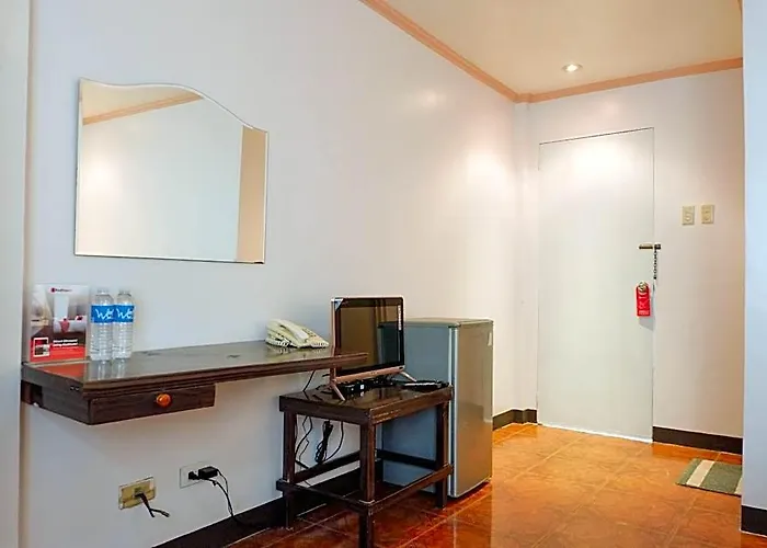 Reddoorz Near Maribago Barangay Hall 호텔