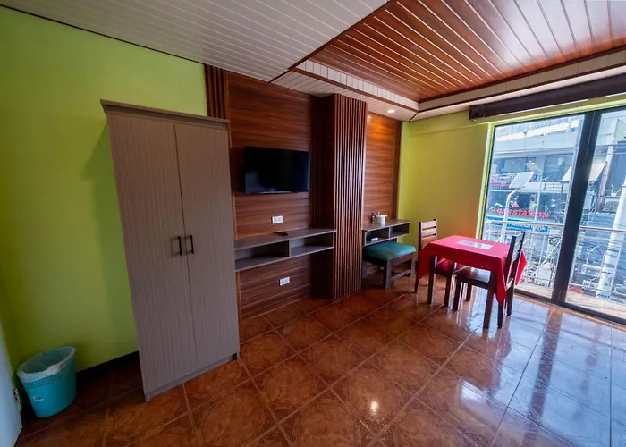 Reddoorz At Maribago Seaview 2*